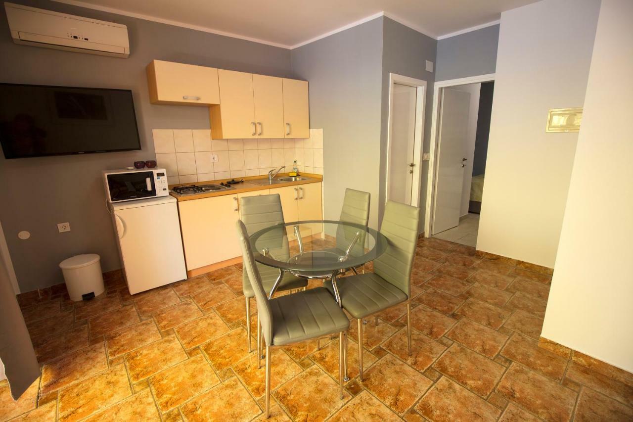 Dani Apartments Grebastica Exterior photo