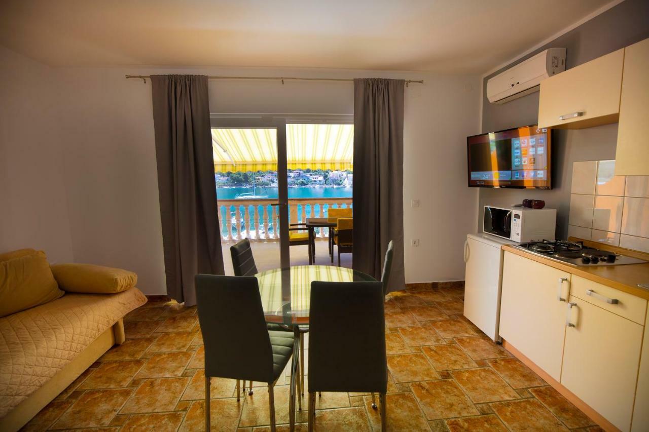 Dani Apartments Grebastica Exterior photo